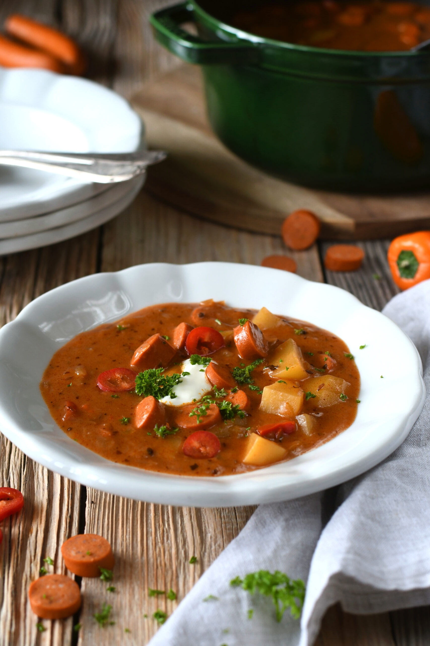Erdäpfelgulasch mit Debreziner